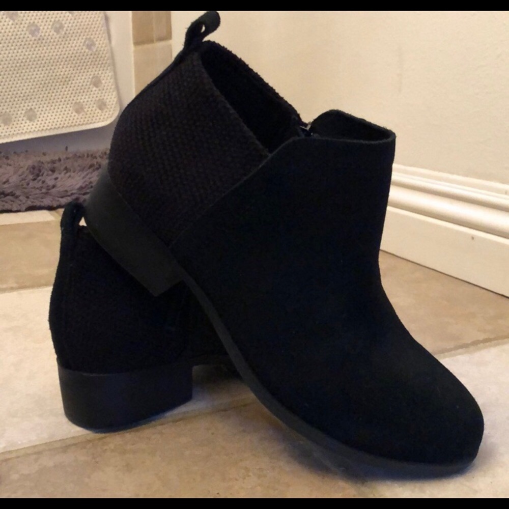 TOMS Deia Bootie sz 8
